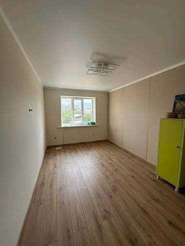 сдаю дом ак орго: 2 бөлмө, 50 кв. м, Жеке план, 2 кабат, Евроремонт