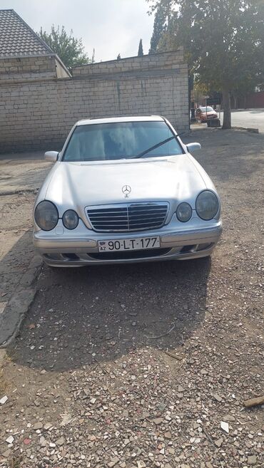 əi: Mercedes-Benz E 220: 2.2 l | 2001 il Pikap