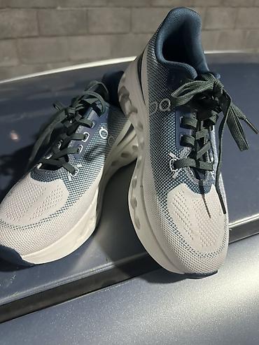 часы недорого: Кроссовки On Running (логотип «ON» на боковой части) - Тип — 4