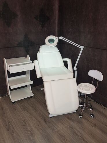 Salon, tibbi mebel dəsti: Çarpayı 230 azn kreslo 50 azn təkərli daşıyıcı 55 azn lupali işıq 90 — 7