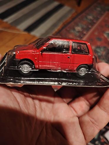 VAZ-1111 "Oka" avtomobilinin 1:43 miqyaslı modeli. Modelin