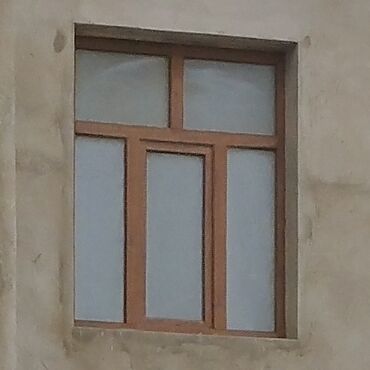 evlerde pencere modelleri: Üçlü Taxta pəncərə İşlənmiş