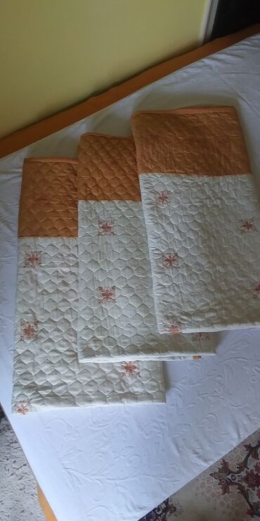 Kućna hemija i proizvodi za kuću: Prekrivaca koji mogu posluziti kao tanje step deke za singl krevet