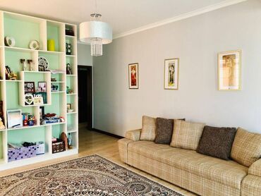 долгосрочный квартира кызыл аскер: 3 бөлмө, Риелтор, Чогуу жашоосу жок, Толугу менен эмереги бар