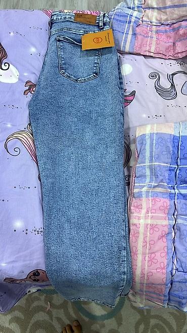 baggy cins: Qadınlar üçün düz kəsimli mavi cins şalvar - Brend: CLC (etiket — 2