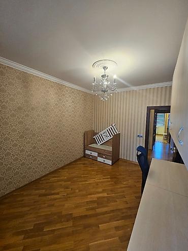 Kirayə mənzillər: Əhmədlidə, bakı kinoteatrından yuxarıda 3 otaqlı leninqrad proyektli — 7