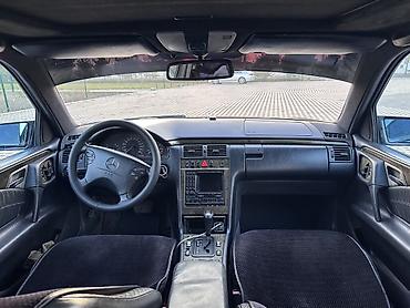 салон машины: Mercedes-Benz E-Class: 1997 г., 3.2 л, Автомат, Седан — 4