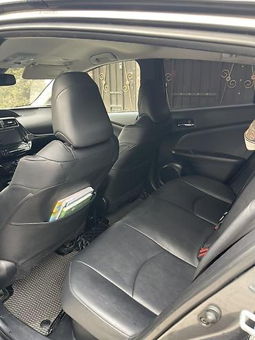 avensis 2001: Toyota Prius: 2017 г., 1.6 л, Гибрид, Хэтчбэк — 7