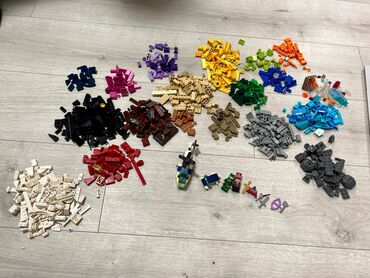 gumene zivotinje igracke: Lego lot sortiran po bojama

Sve za 2699

Original