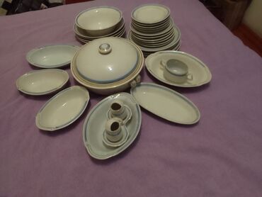 бу посуда: Столовый сервиз корейский из 30 предметов: 7 салатниц разной формы