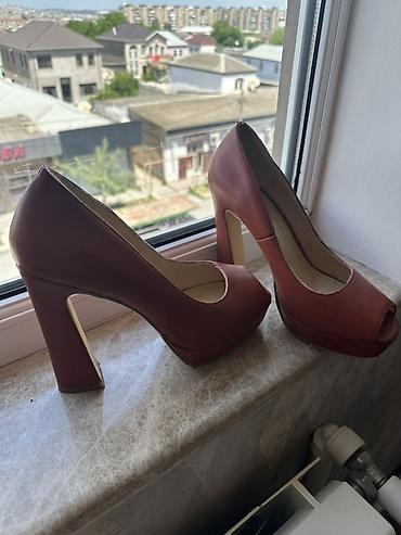 Tuflilər: Qadın platformalı tufli - Model: Peep-toe (açıq burun), platformalı - — 1