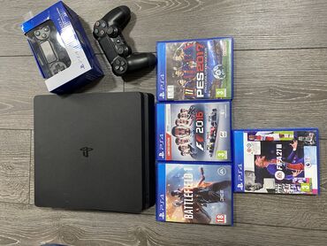 игровые джойстики: PlayStation 4slim 1TB в отличном состоянии В комплекте : 2