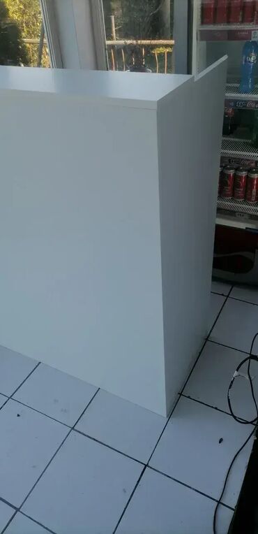 Stolovi: Pult 4 — 6