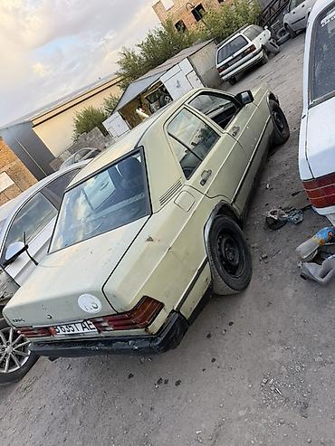 190 w201: Mercedes-Benz 190: 1985 г., Седан — 4