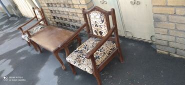 Digər mebel: Qədimi kreslo və jurnalın taxdalari saqlamdir dest 200 azn — 2