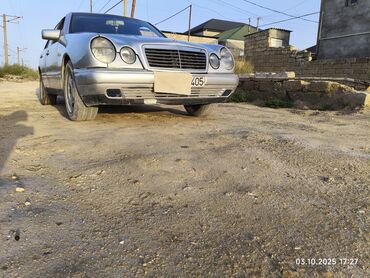 Mercedes-Benz: Mercedes-Benz E-Class: 2.3 l | 1995 il Sedan — 3