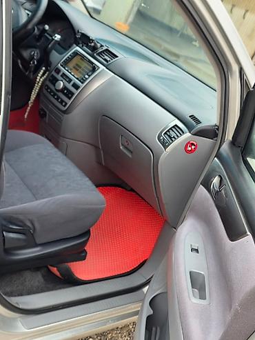 центральный замок на авто: Toyota Ipsum: 2002 г., 2.4 л, Автомат, Бензин, Минивэн — 5