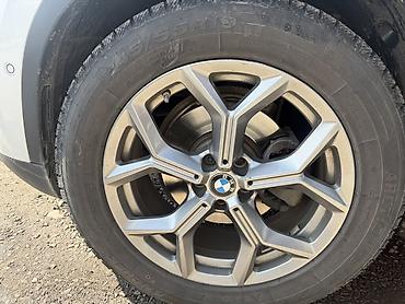 Комплект зимних шин

- Размер: 245/50 R19
Откатали 1 сезон почти новые