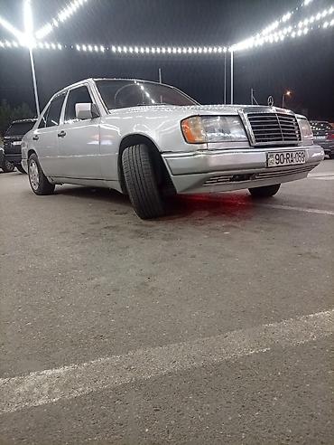 mercedes titanic: Mercedes-Benz E-Class: 3.1 l | 1992 il Sedan — 2