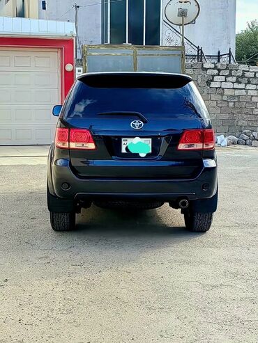 Toyota Fortuner: 2.7 л | 2008 г. Внедорожник