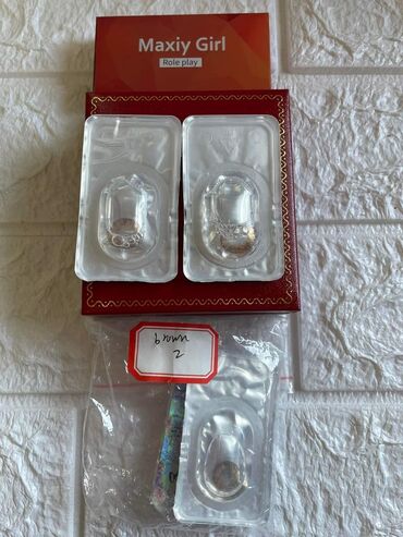 Ostalo: Sočiva u boji
Cena:1500din/par — 28