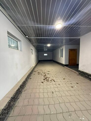 Долгосрочная аренда домов: 250 м², 6 комнат — 5