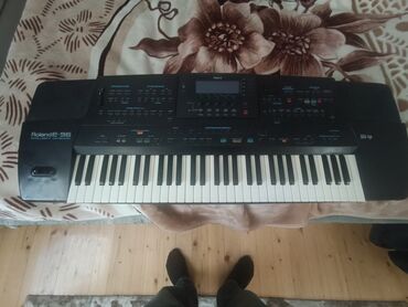 Sintezatorlar: Roland 96 ideal vəziyyətdədir