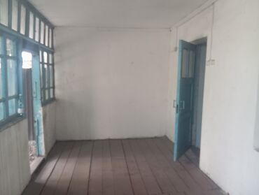 Продажа домов: Барачный, 42 м², 2 комнаты, Собственник, Косметический ремонт at lalafo.kg — 8 Продажа домов: Барачный, 42 м², 2 комнаты, Собственник, Косметический ремонт — 8