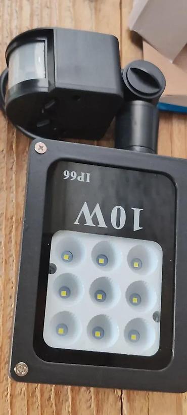 Rasveta: Led Reflektor sa SENZOROM pokreta DAN NOĆ. Materijal aluminijumsko — 2