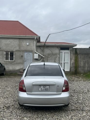 Hyundai: Hyundai Accent: 1.5 l | 2007 il Sedan — 4