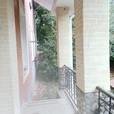 Həyət evləri və villaların satışı: 8 otaq, 1000 kv. m, Orta təmir — 27