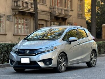 Honda: Honda Fit: 2015 г., 1.5 л, Вариатор, Бензин, Хэтчбэк