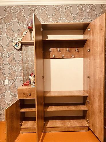taxta asılqan: Dəhliz/qonaq otağı üçün çoxfunksiyalı giriş dolabı-komod - Material — 1