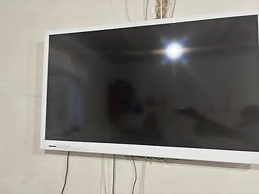 Ağ çərçivəli divar tipli böyük ekran monitor/TV paneli - Təxminən