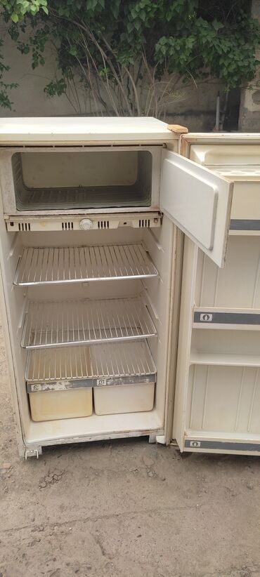 ретро холодильник: Холодильник Однокамерный