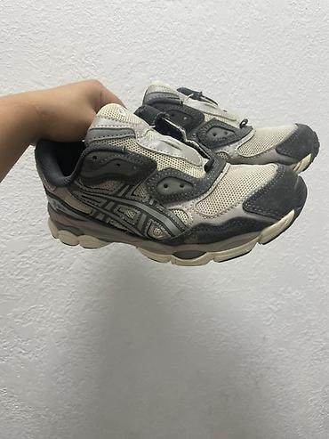 Кроссовки Asics (мужские/унисекс), серия для бега и активного отдыха