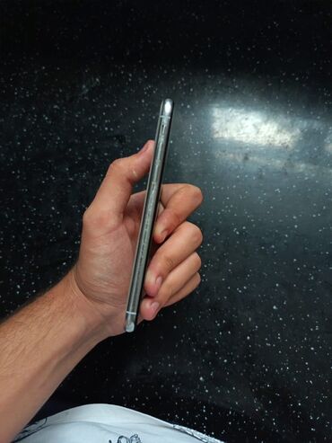 Apple iPhone: IPhone X, 64 GB, Gümüşü, Face ID — 4