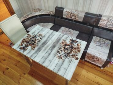 Qida məhsulları: Mətbəx üçün, Açılmayan, Dördbucaq masa, 2 stul