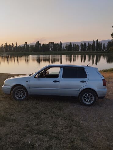 некся 2: Volkswagen Golf: 1996 г., 2 л, Механика, Бензин, Седан