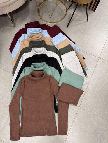 Kompleti: L11. Komplet
Mekana trikotaža
2.450 dinara — 9