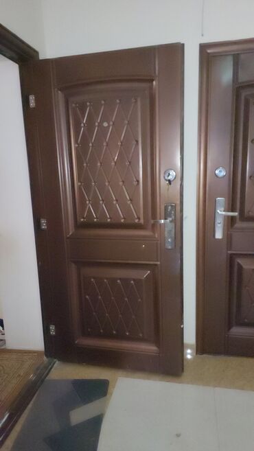 kraft kagiz istehsali: Metal giriş qapısı evlər, mənzillər və ya ofislər üçün nəzərdə