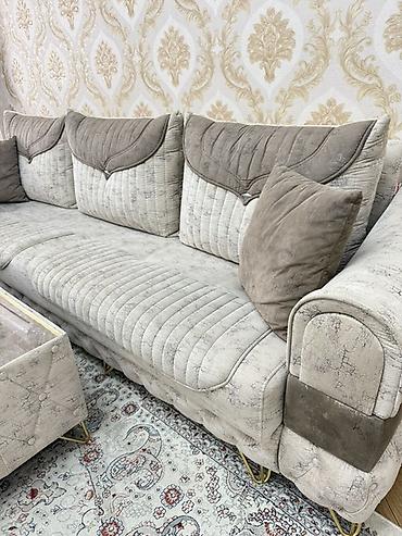 pufik masa: Klassik üslubda yumşaq mebel dəsti - Tərkib: geniş divan və uyğun — 3