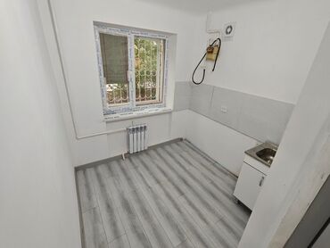 продается квартира новопавловка: 2 бөлмө, 43 кв. м, Хрущевка, 1 кабат