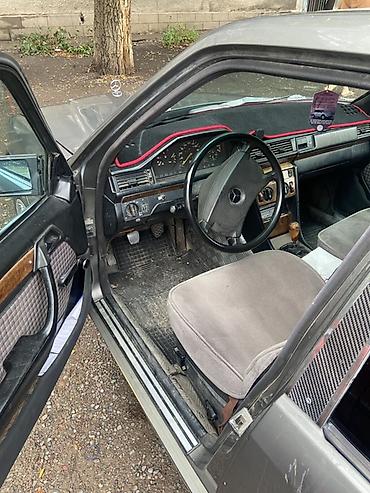Транспорт: Mercedes-Benz W124: 1990 г., 2.3 л, Механика, Бензин, Седан — 10