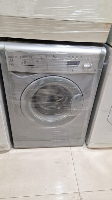 Стиральные машины: Indesit önyükləməli paltaryuyan maşın Xüsusiyyətlər: - Ön yükləmə
