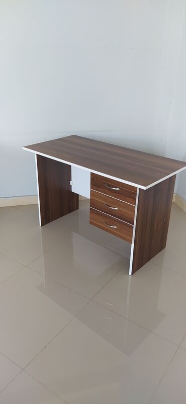 Офисная мебель: Новый, Для сотрудника, Угловой стол