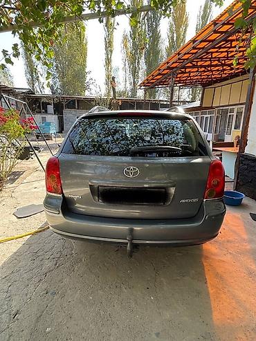 7 местные: Toyota Avensis: 2005 г., 2 л, Механика, Бензин, Универсал — 2