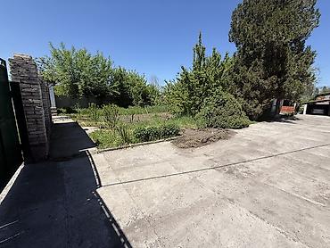 Продажа коттеджей и домов: 🏡 Продаётся уютный дом в Кара-Балте! 📍 Адрес: ул. Центральная, 174Б — 3