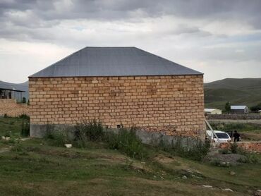 qusarda heyet evleri: Daşkəsən rayonu, Xoşbulaq kəndində 2 sotda çastın yanında ev satılır