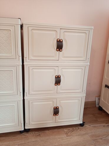 Mətbəx mebeli: Yenidirler !
3- ü bir yerdə 130 AZN
Ünvan Xırdalan — 3